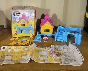 VTG 1981 Mego Clown Around Town Hall Set